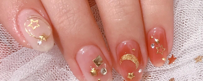 美甲分几种类型和款式分别什么价位（美甲分几种类型和款式 图片）