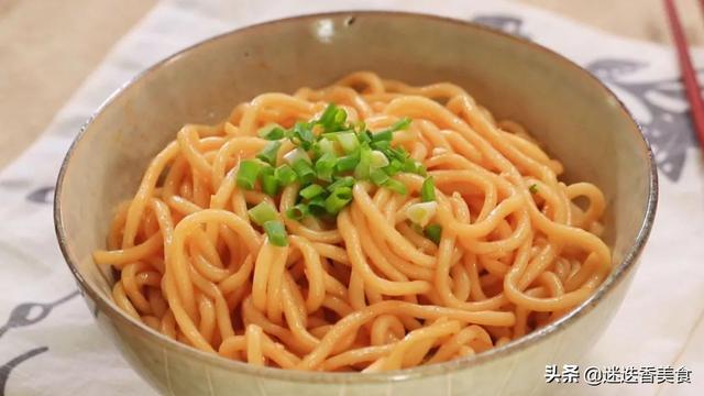 干拌面的做法最正宗的做法（蒜香十足超美味的干拌面）(3)