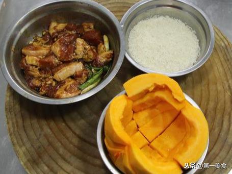 粉蒸肉的家常做法最正宗的（家常版粉蒸肉这样做）(3)