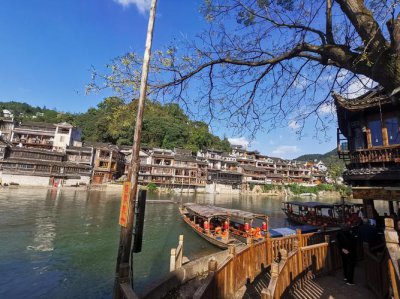 ​凤凰古城哪些景点不能去（滞留游客将享免费畅游全境A级景区）