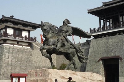 ​四面楚歌的主人公是谁?他四面受敌最后只剩下28名将士