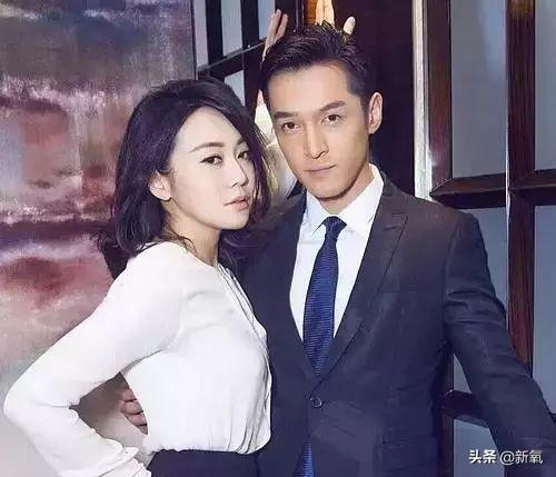 47岁的闫妮素颜判若两人（闫妮现在的腿比倪妮还细白直）(26)