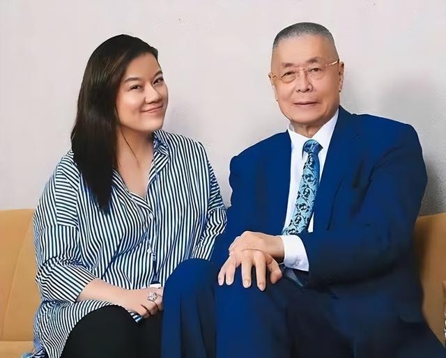 81岁钢琴大师刘诗昆再当爹（钢琴家刘诗昆78岁娶女徒弟）(36)
