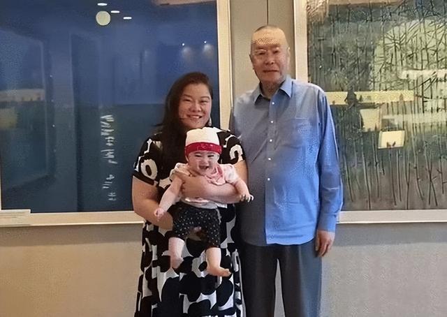 81岁钢琴大师刘诗昆再当爹（钢琴家刘诗昆78岁娶女徒弟）(32)