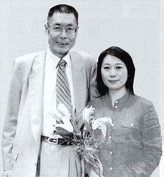 81岁钢琴大师刘诗昆再当爹（钢琴家刘诗昆78岁娶女徒弟）(20)