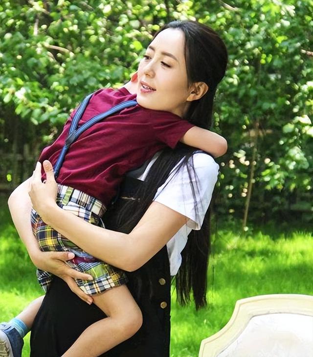 女明星私生子父亲是谁不知道（打死也不说孩子父亲是谁）(16)
