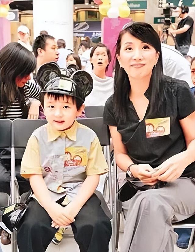 女明星私生子父亲是谁不知道（打死也不说孩子父亲是谁）(26)