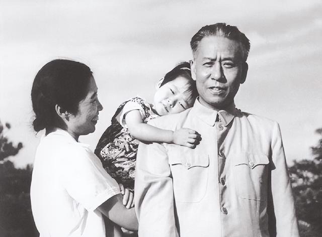 王光美死后追悼会（王光美退休后归隐于世）(20)