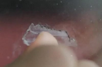 ​粘纸撕下来了还有粘性怎么清除干净,胶布撕掉以后留下的黏黏的胶怎么去掉视频