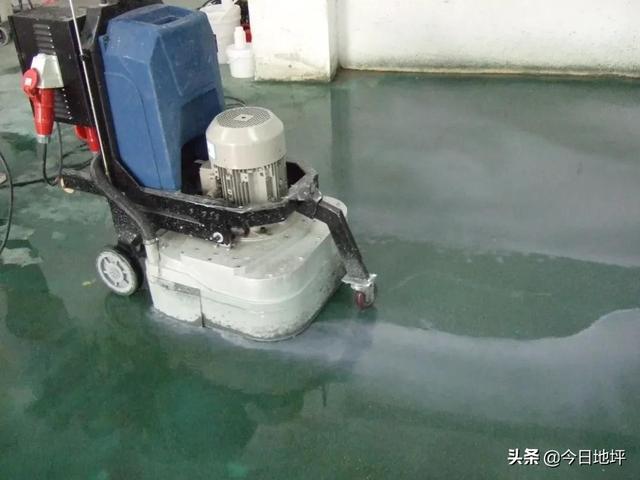金刚砂固化剂地坪施工流程（金刚砂耐磨地坪）(5)
