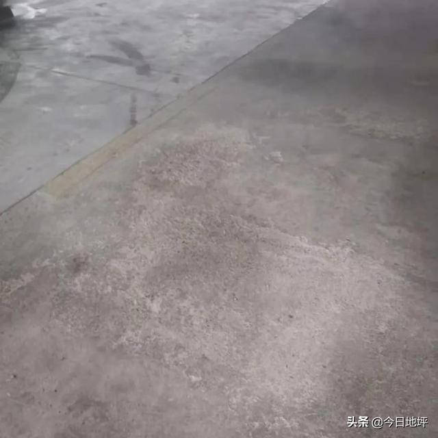 金刚砂固化剂地坪施工流程（金刚砂耐磨地坪）(13)