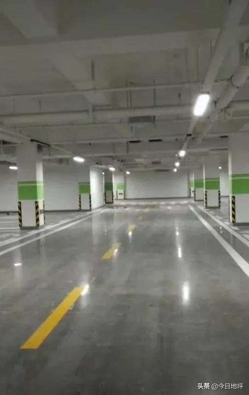 金刚砂固化剂地坪施工流程（金刚砂耐磨地坪）(8)