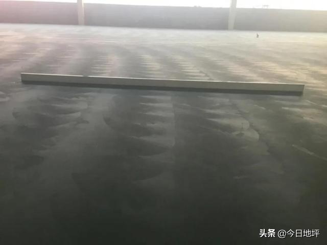 金刚砂固化剂地坪施工流程（金刚砂耐磨地坪）(3)