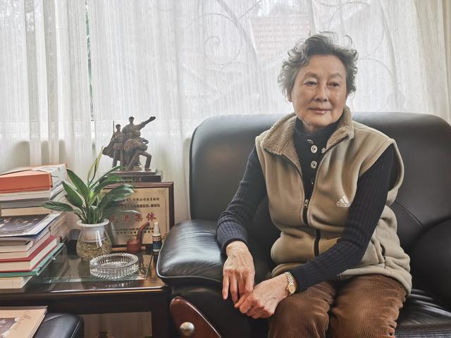 80年代的向梅（84岁老艺术家向梅）(3)