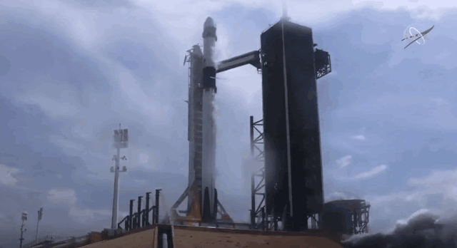 spacex初代龙式飞船（SpaceX的龙飞船和它身上的黑科技）(1)