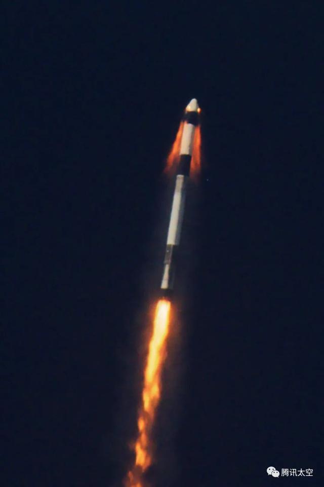 spacex初代龙式飞船（SpaceX的龙飞船和它身上的黑科技）(12)