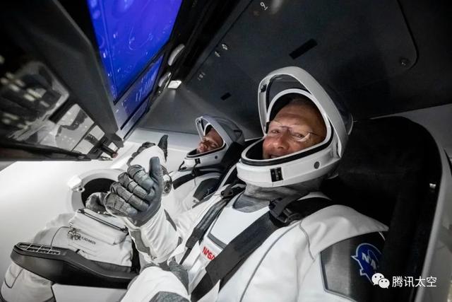 spacex初代龙式飞船（SpaceX的龙飞船和它身上的黑科技）(8)