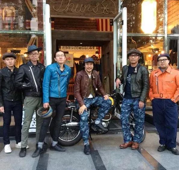复古皮夹克什么牌子好（就藏在这些皮夹克品牌当中）(36)