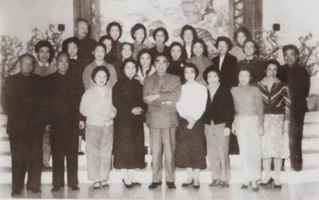 巫漪丽一生未婚（这是首不可复制的梁祝）(7)