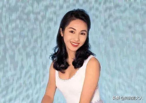 49岁黎姿和富太甘比同框（父亲聋哑弟弟瘫痪）(2)