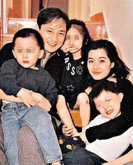 姜文与二婚老婆（揭秘众明星原配）(33)
