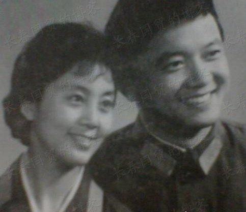 姜文与二婚老婆（揭秘众明星原配）(21)
