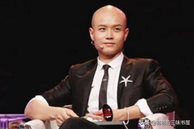 演讲完乐嘉当场哭了（从天才演说家沦落到）(1)