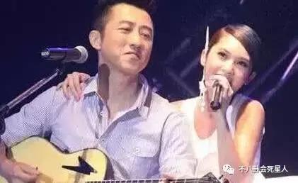 洪欣的婚恋观（同样二婚嫁小十岁头婚老公）(17)