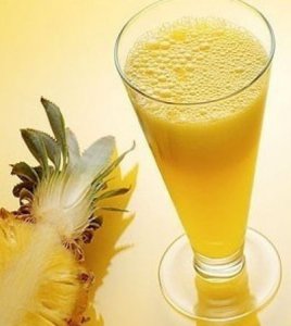 ​可以用热水榨菠萝汁吗，菠萝可以用热水泡吗，原来菠萝这样泡最好？