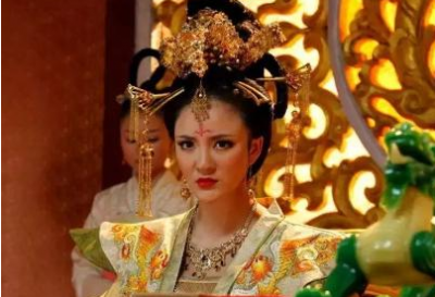 ​安乐公主李裹儿在唐隆之变中，为何会被堂兄李隆基所杀？