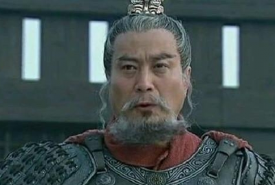 ​鲍信：汉末群雄之一，死后曹操为他痛哭