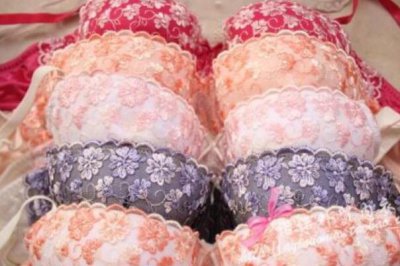 ​文胸怎样晒?乳房下垂要购有钢圈文胸，文胸暴晒易退色