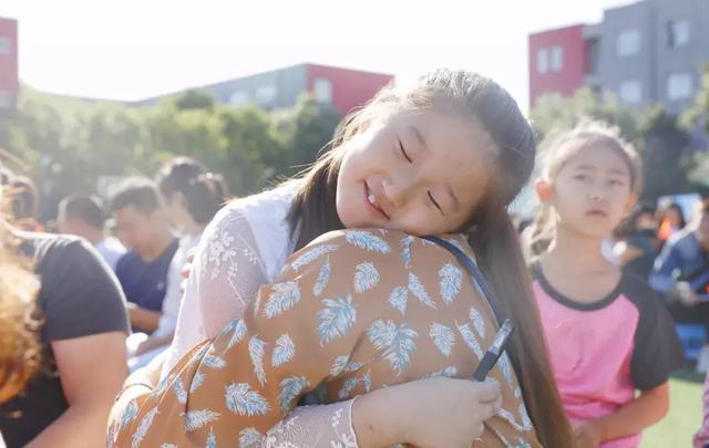 中关村第二小学昌平学校官网（中关村二小5校区968名新生共迎新学期）(11)