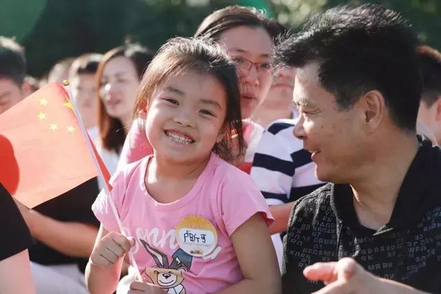 中关村第二小学昌平学校官网（中关村二小5校区968名新生共迎新学期）(10)