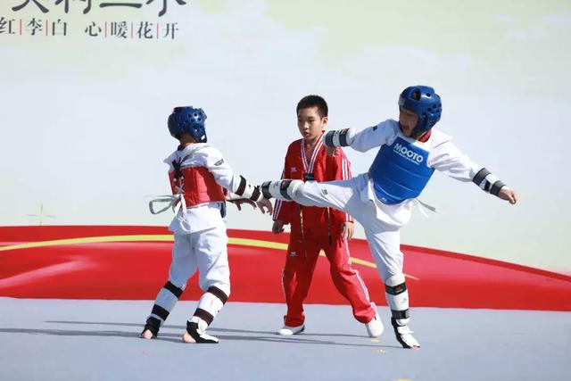中关村第二小学昌平学校官网（中关村二小5校区968名新生共迎新学期）(24)