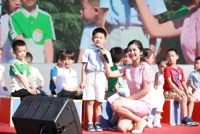 中关村第二小学昌平学校官网（中关村二小5校区968名新生共迎新学期）(12)