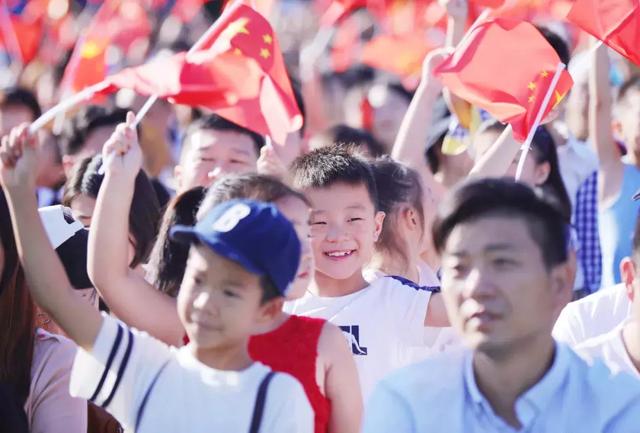 中关村第二小学昌平学校官网（中关村二小5校区968名新生共迎新学期）(30)