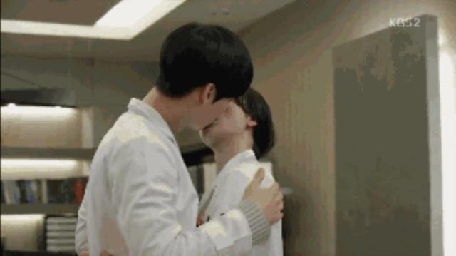 李民浩的女朋友（李敏镐刘亚仁戏中的女朋友）(8)