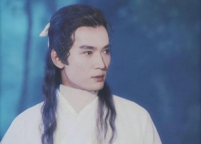 ​焦恩俊晒两女儿近照 52岁焦恩俊晒近照