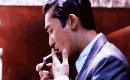 梁朝伟低头忧郁的眼神（阴郁的眼神和迷人的微笑）(13)