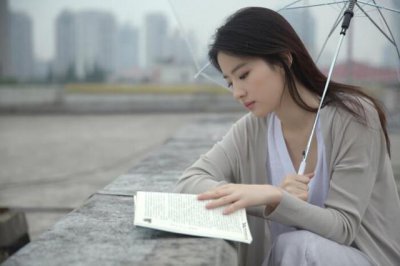 ​圆脸方脸脸型图（女人的脸型一般分5种）