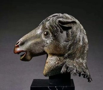 ​圆明园十二生肖兽首铜像牛首（马首回归圆明园）