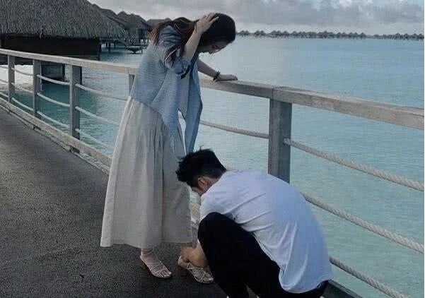 何超莲和窦骁恩爱照（28岁何超莲晒泳装照秀身材）(5)