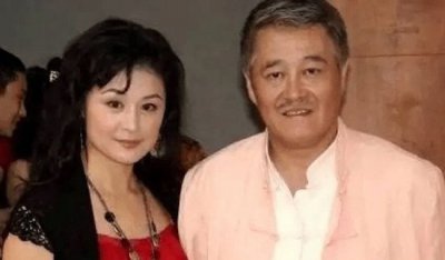 ​赵本山和于月仙什么闭系，赵本山力捧的缘故找到了_是其小姨子