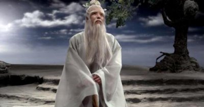 ​鸿钧老祖的师父是谁，靠本人顿悟不师父