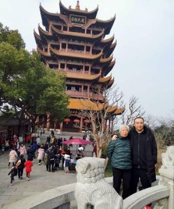 ​黄鹤楼哪年建成，现在的黄鹤楼是建国后重建的,那么黄鹤楼原址在哪里？