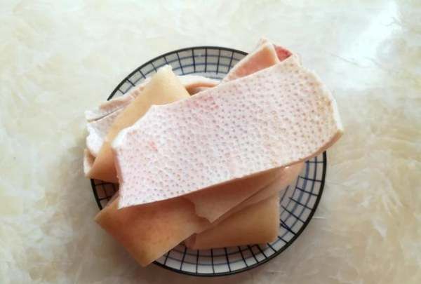 肉皮冻要煮多长时间才能成冻,肉皮冻熬好多长时间成冻图8