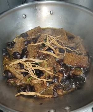 烤麸用冷水还是热水泡,豆烤麸下火锅要泡发吗图5