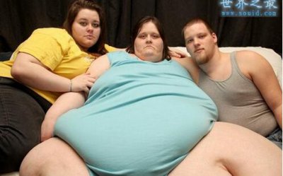 ​世界上最肥女人,体沉达1400斤,还要增肥