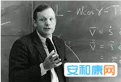 世界上第一个登月的宇航员阿姆斯特朗是趁哪个飞船胜利登月的